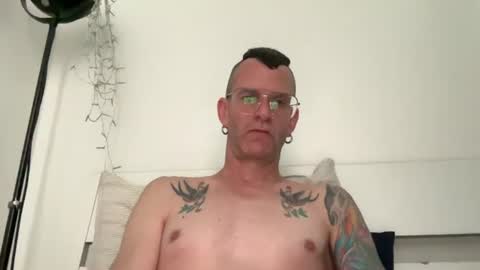 Snapshot of o_johnny_deep_o chatting on 06-18-26, 09:14 Jonathan Deep online show from 06-18-26, 09:14