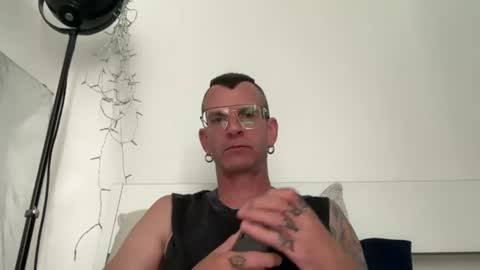 Snapshot of o_johnny_deep_o chatting on 07-17-26, 09:27 Jonathan Deep online show from 07-17-26, 09:27