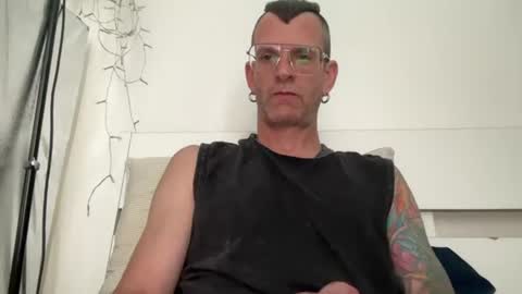 Snapshot of o_johnny_deep_o chatting on 07-19-26, 11:25 Jonathan Deep online show from 07-19-26, 11:25