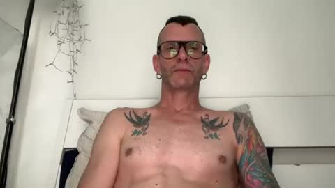 Snapshot of o_johnny_deep_o chatting on 07-31-26, 12:15 Jonathan Deep online show from 07-31-26, 12:15