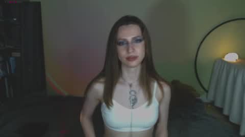 Snapshot of oaklyndobson chatting on 06-19-26, 09:07 Oaklyn online show from 06-19-26, 09:07