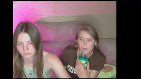 Snapshot of obsos_2 chatting on 09-15-25, 05:57 DeXsa online show from 09-15-25, 05:57