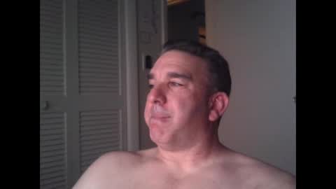 Snapshot of oceanmanx chatting on 12-12-24, 03:32 Ocean online show from 12-12-24, 03:32