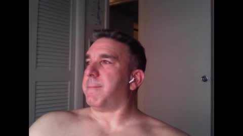 Snapshot of oceanmanx chatting on 09-29-25, 02:38 Ocean online show from 09-29-25, 02:38