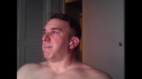 Snapshot of oceanmanx chatting on 10-02-25, 02:40 Ocean online show from 10-02-25, 02:40