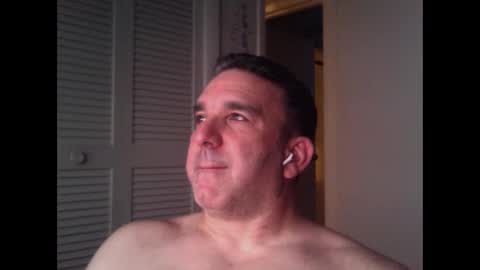 Snapshot of oceanmanx chatting on 10-04-25, 02:20 Ocean online show from 10-04-25, 02:20