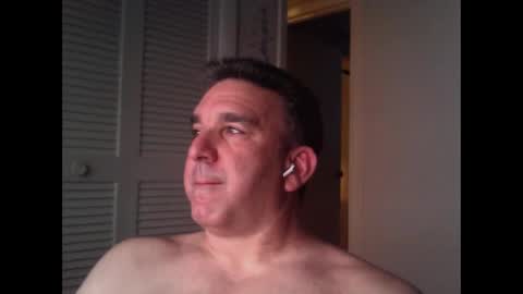 Snapshot of oceanmanx chatting on 10-13-25, 03:28 Ocean online show from 10-13-25, 03:28