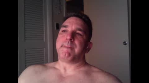 Snapshot of oceanmanx chatting on 10-18-25, 03:42 Ocean online show from 10-18-25, 03:42