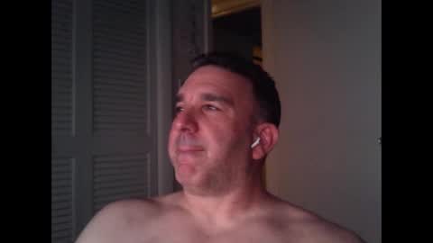 Snapshot of oceanmanx chatting on 10-19-25, 02:56 Ocean online show from 10-19-25, 02:56