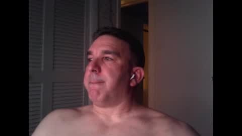 Snapshot of oceanmanx chatting on 10-20-25, 02:23 Ocean online show from 10-20-25, 02:23