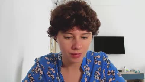 Evie online show from 02-07-26, 07:23