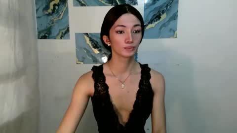 Snapshot of odelaxox1 chatting on 05-25-26, 05:02 Odela online show from 05-25-26, 05:02