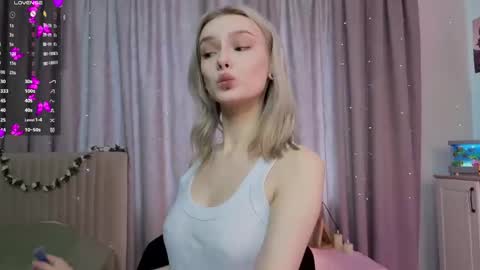 Snapshot of odeliagrace chatting on 04-25-26, 04:59 Agata online show from 04-25-26, 04:59