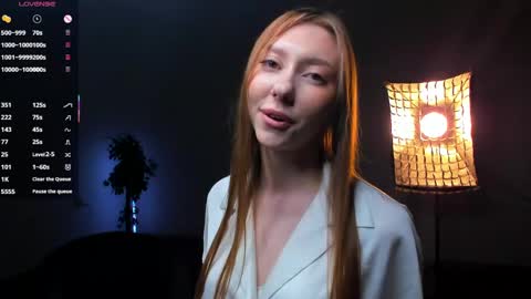 Lynna online show from 06-07-26, 01:10