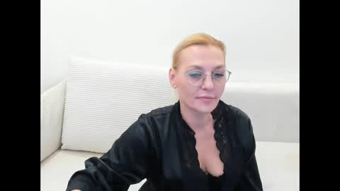 Snapshot of oeigesmik chatting on 04-09-26, 10:53 oeigesmik online show from 04-09-26, 10:53