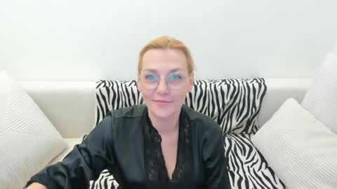 Snapshot of oeigesmik chatting on 04-19-26, 08:57 oeigesmik online show from 04-19-26, 08:57