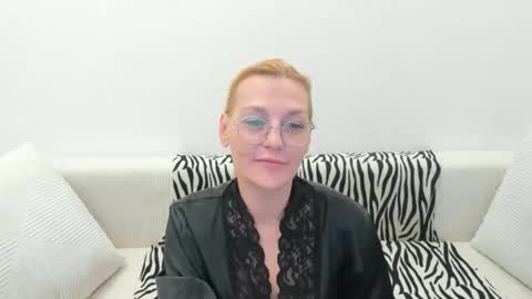 Snapshot of oeigesmik chatting on 04-20-26, 09:01 oeigesmik online show from 04-20-26, 09:01