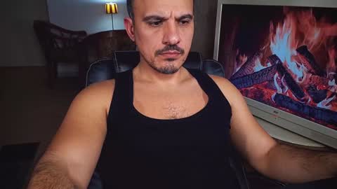 Snapshot of officeman7 chatting on 01-16-25, 04:07 officeman7 online show from 01-16-25, 04:07