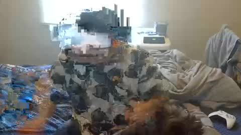 Snapshot of oflores77 chatting on 10-12-25, 01:21 oscar flores online show from 10-12-25, 01:21