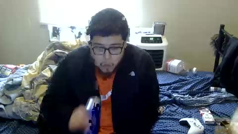 Snapshot of oflores77 chatting on 10-13-25, 02:06 oscar flores online show from 10-13-25, 02:06