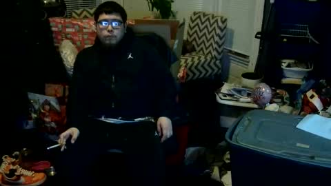 Snapshot of oflores77 chatting on 12-18-25, 12:55 oscar flores online show from 12-18-25, 12:55