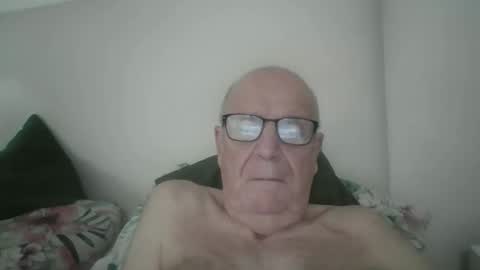 oggi95 online show from 10-15-25, 01:44