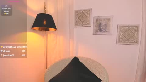  Holly  online show from 02-08-25, 12:06