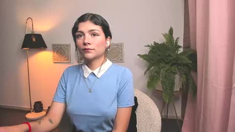  Holly  online show from 04-21-26, 12:34