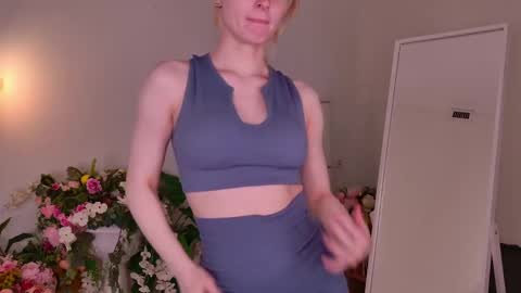 Lily online show from 04-20-26, 02:20