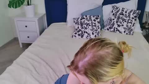 Lily online show from 04-25-26, 08:06