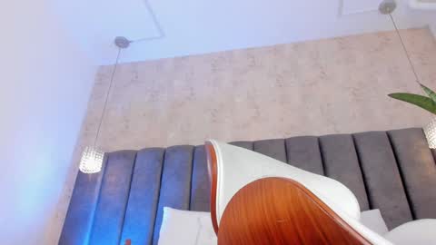 Holly online show from 03-11-25, 10:42