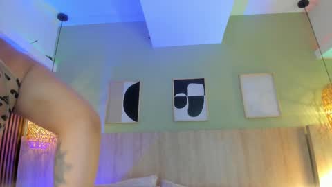 Holly online show from 10-06-25, 11:51