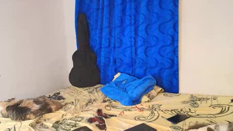 LU online show from 11-26-25, 04:02