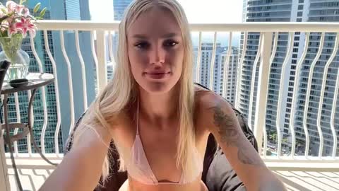 Kelly online show from 03-08-25, 07:31