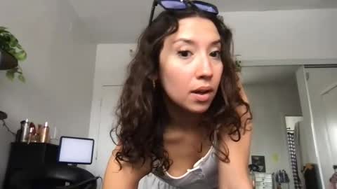 Snapshot of ohmillieevanillie chatting on 06-19-26, 04:55 ohmillieevanillie online show from 06-19-26, 04:55