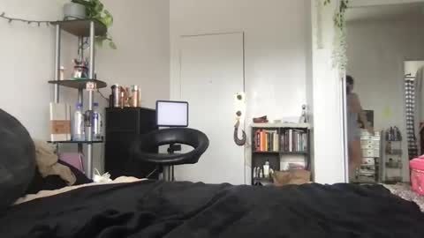 Snapshot of ohmillieevanillie chatting on 06-21-26, 04:31 ohmillieevanillie online show from 06-21-26, 04:31