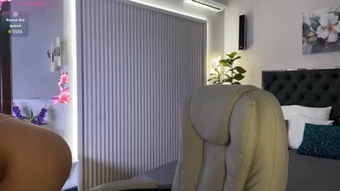 Emma online show from 10-01-25, 01:33