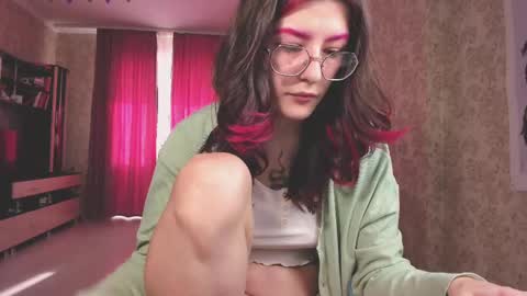 Snapshot of ohmygoddestkimmy chatting on 02-13-25, 11:28 Kmmy online show from 02-13-25, 11:28