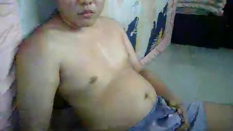 Snapshot of ohyeah006 chatting on 04-27-26, 05:05 ohyeah006 online show from 04-27-26, 05:05