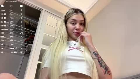 Snapshot of oke_doke chatting on 06-09-26, 05:30 Henrietta or Rita online show from 06-09-26, 05:30