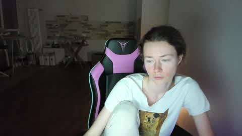 Snapshot of oksanafedorova chatting on 05-05-26, 08:50 Welcome to my fans page online show from 05-05-26, 08:50