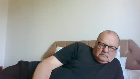 Snapshot of old_fkrr_ chatting on 08-02-26, 08:35 old_fkrr_ online show from 08-02-26, 08:35