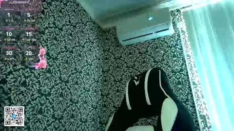 Snapshot of oldernoyt chatting on 01-14-26, 10:21 SofiaRoud online show from 01-14-26, 10:21