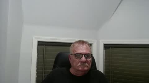 Snapshot of oldguybigd chatting on 05-15-26, 05:03 oldguybigd online show from 05-15-26, 05:03