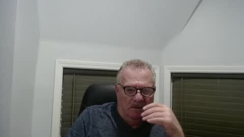 Snapshot of oldguybigd chatting on 05-17-26, 05:05 oldguybigd online show from 05-17-26, 05:05