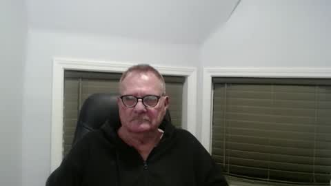 Snapshot of oldguybigd chatting on 05-20-26, 04:29 oldguybigd online show from 05-20-26, 04:29