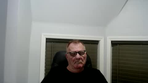 Snapshot of oldguybigd chatting on 05-29-26, 06:00 oldguybigd online show from 05-29-26, 06:00