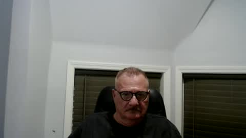 Snapshot of oldguybigd chatting on 06-12-26, 04:22 oldguybigd online show from 06-12-26, 04:22