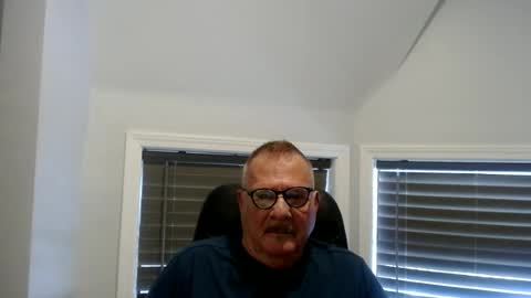 Snapshot of oldguybigd chatting on 06-15-26, 06:43 oldguybigd online show from 06-15-26, 06:43