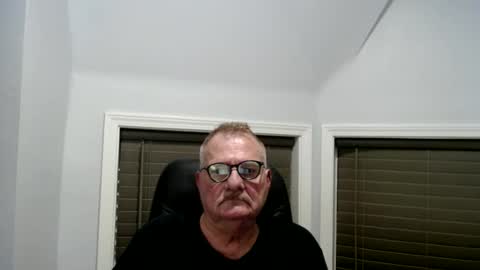 Snapshot of oldguybigd chatting on 06-18-26, 06:46 oldguybigd online show from 06-18-26, 06:46